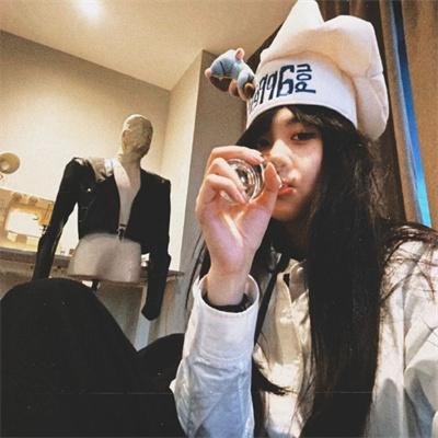 她赤脚走过荆棘地